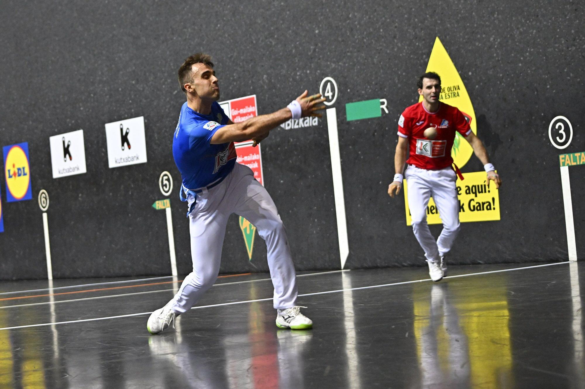 Jokin Altuna supera a Jon Ander Peña en la primera jornada de la liguilla de cuartos de final del Cuatro y Medio.