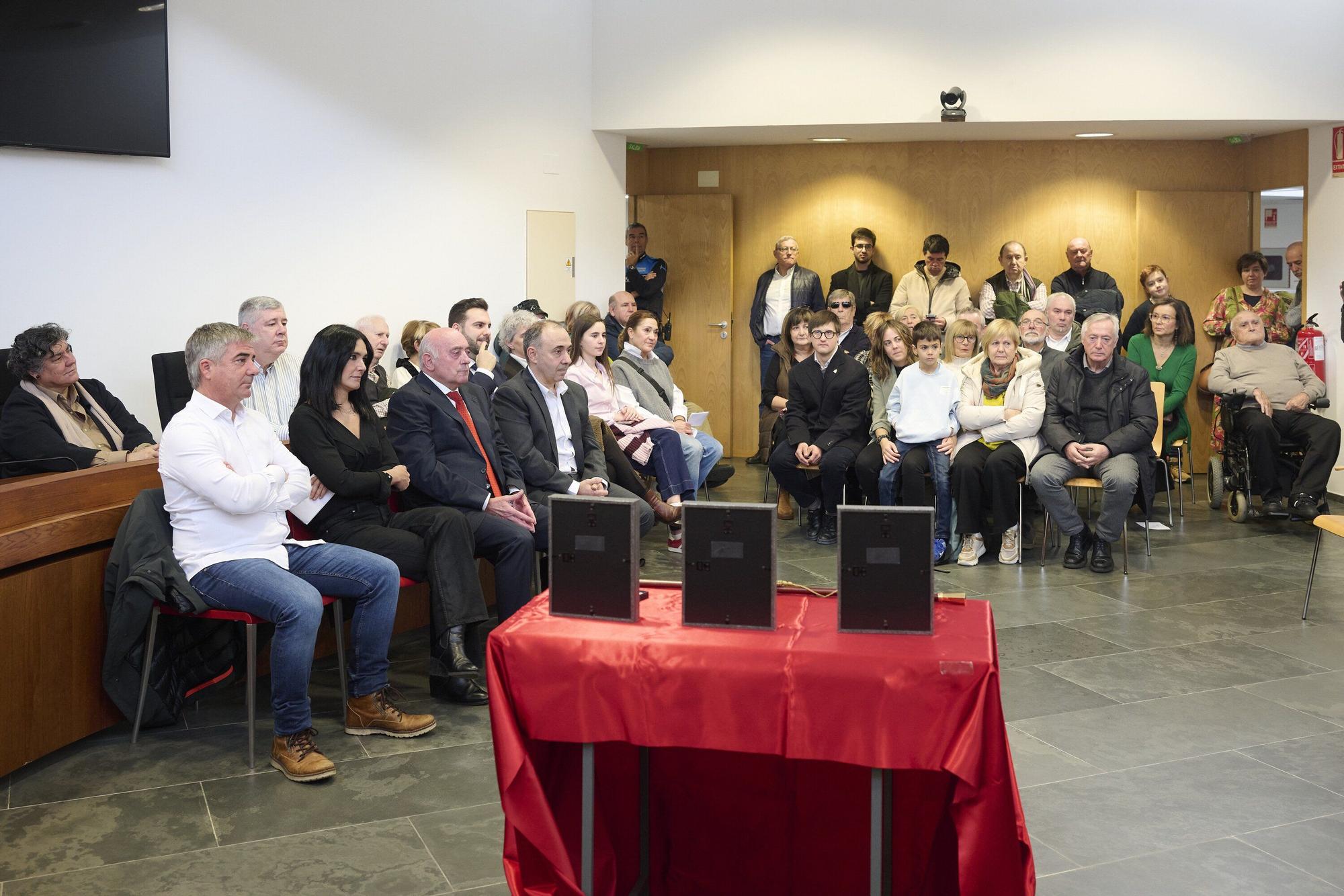 Homenaje a los tres exalcaldes de Zizur Mayor