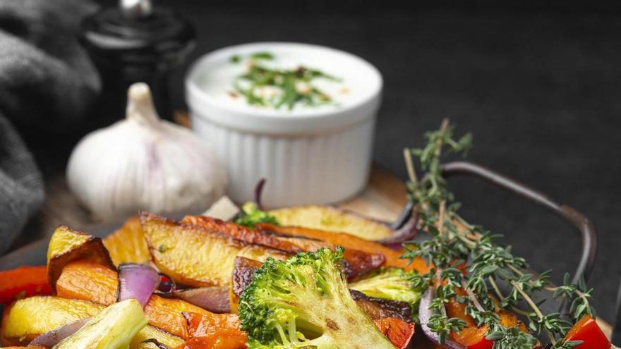 Potencia el sabor de las verduras a la brasa para una parrillada saludable y… memorable