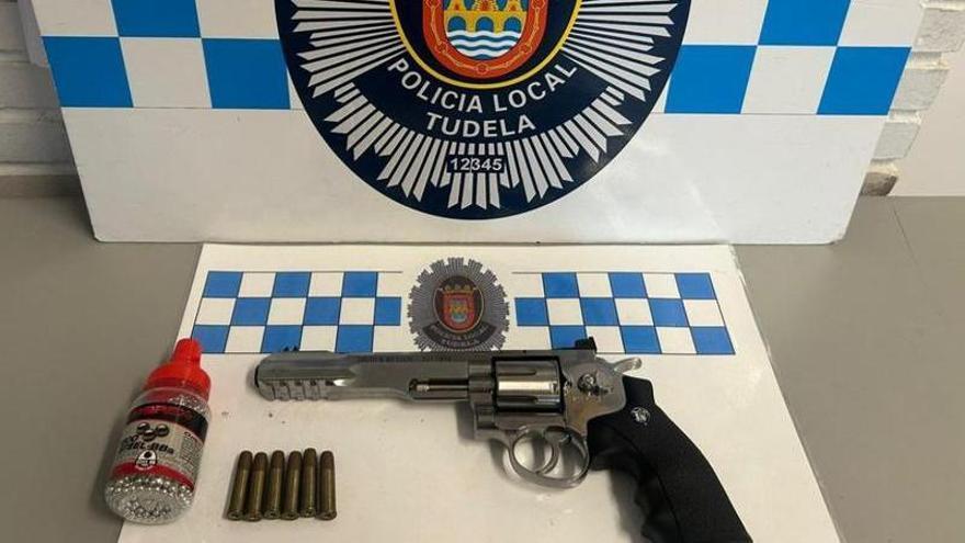 Identificado en Tudela tras disparar con una pistola de balines desde una ventana a varios coches estacionados