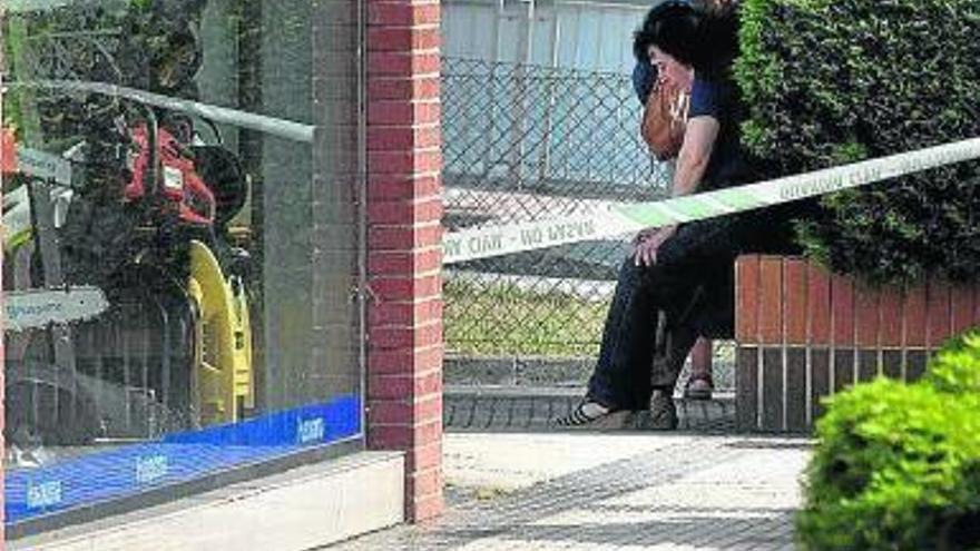 Cuerpo del hombre que se ha suicidado tras matar a su mujer.