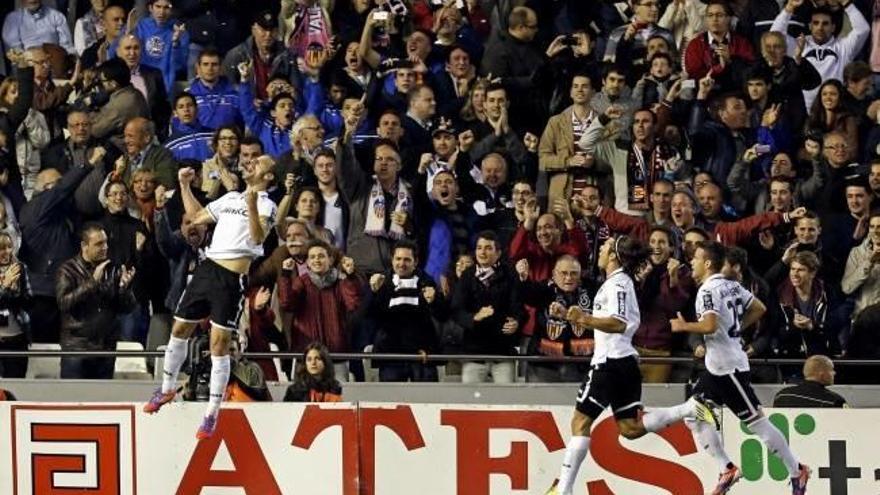 Soldado da los puntos a un inoperante Valencia ante un Espanyol superior