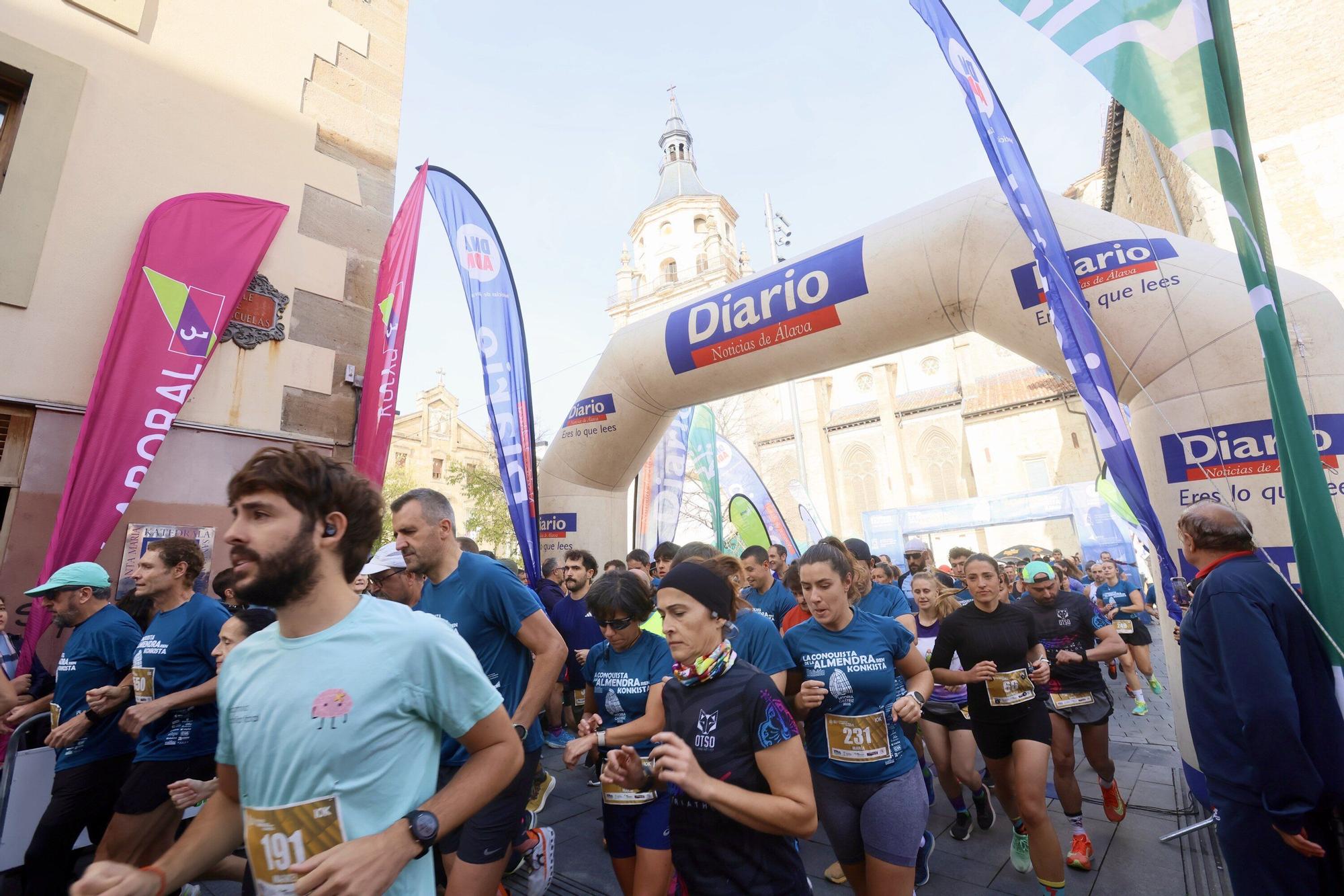 En imágenes: Miles de personas participan en La Conquista de la Almendra