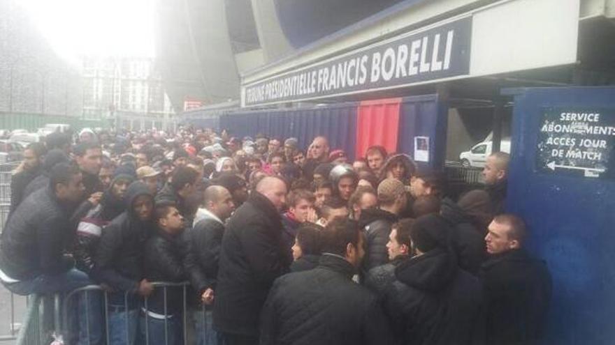 Locura en París para comprar las entradas del PSG-Barça