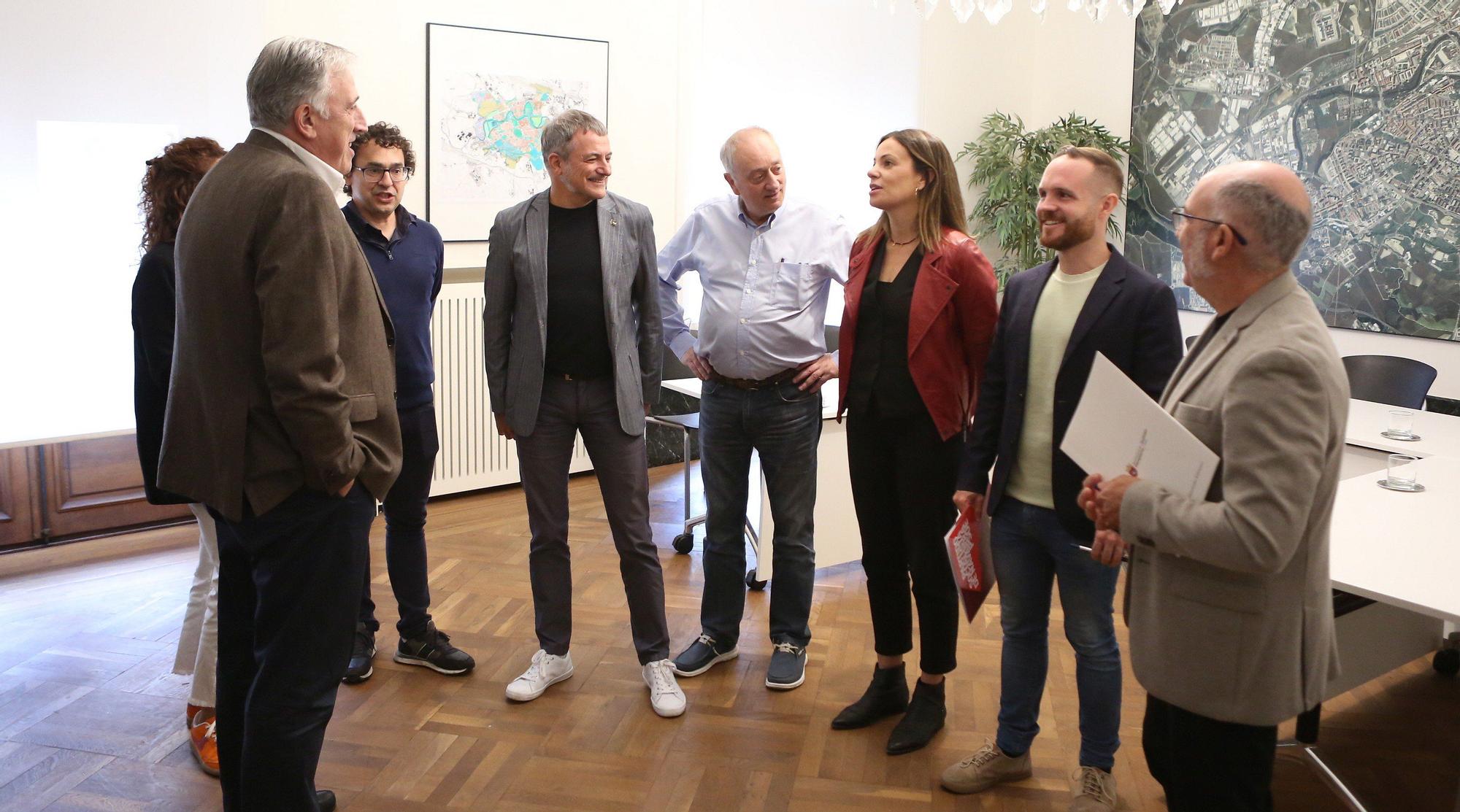 Primeros contactos en Pamplona para negociar los Presupuestos de 2026