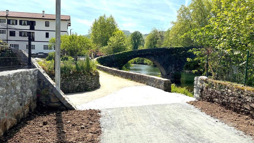 Bera estrena una nueva vía ciclable junto al río y un parque