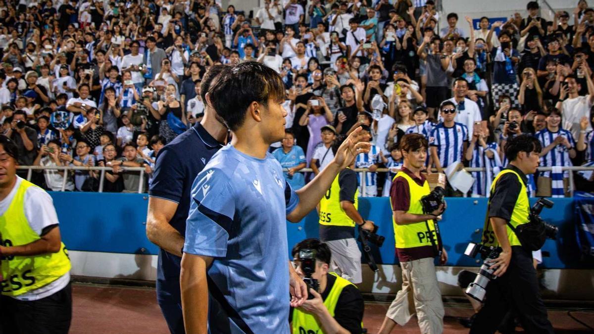 El futbolista de la Real Sociedad Take Kubo, tras el amistoso ante Yokohama FC en Japón