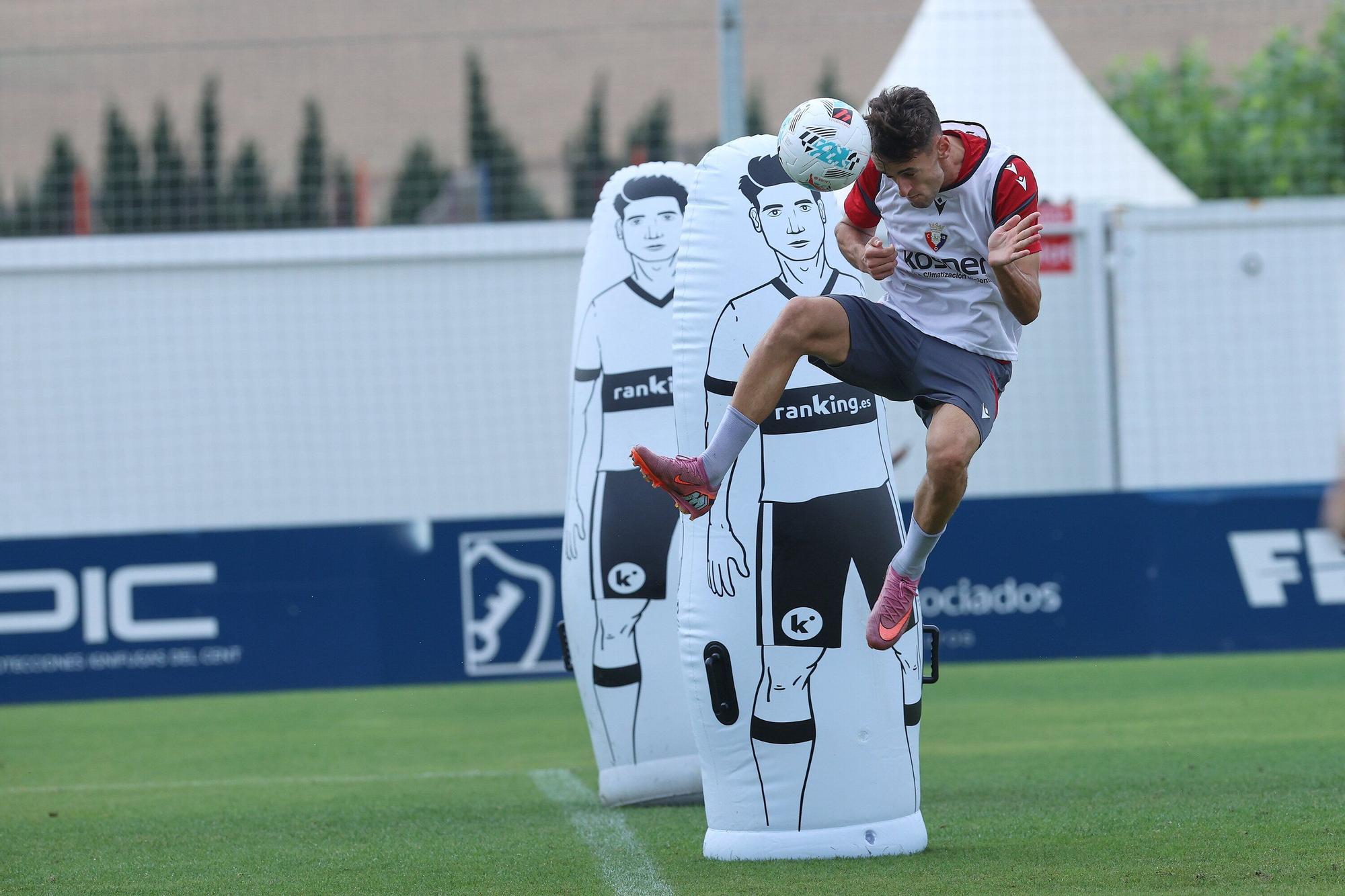 Fotos del entrenamiento de Osasuna antes de viajar a Madrid