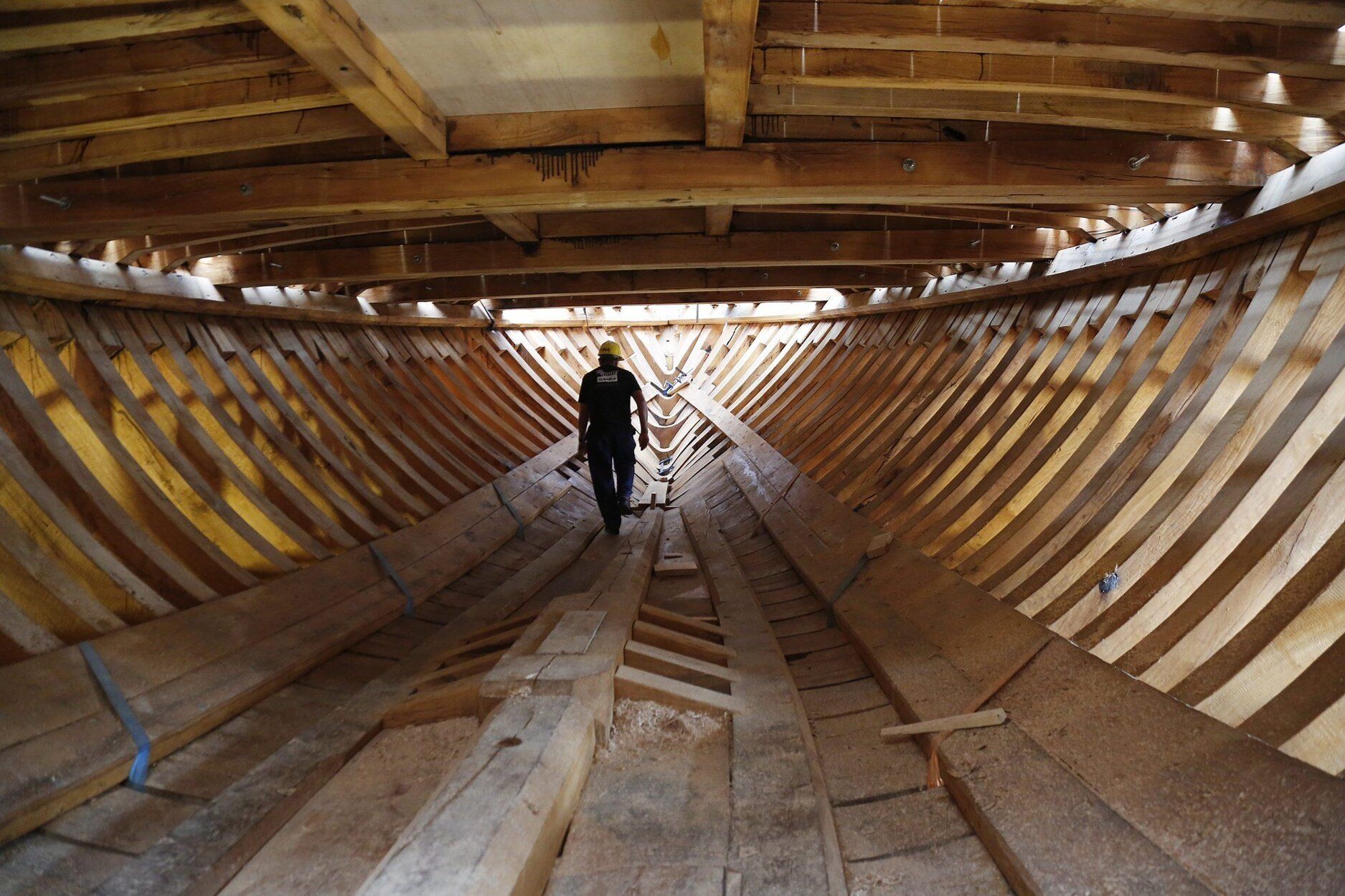 2016-8-17. Construcción de la réplica de la Nao San Juan, ballenero vasco hundido en Canadá en 1565, en la Factoría Albaola en Pasaia.