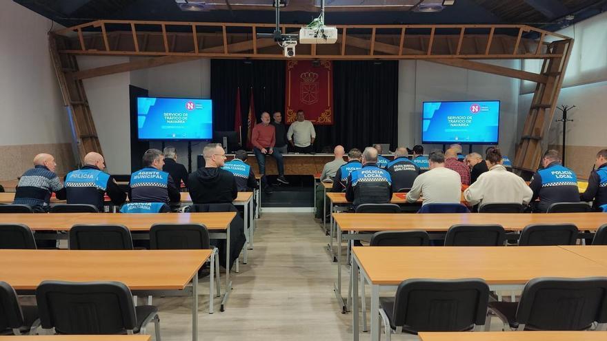 Tráfico Navarra presenta a las policías locales el Pacto por la Movilidad Segura y Sostenible