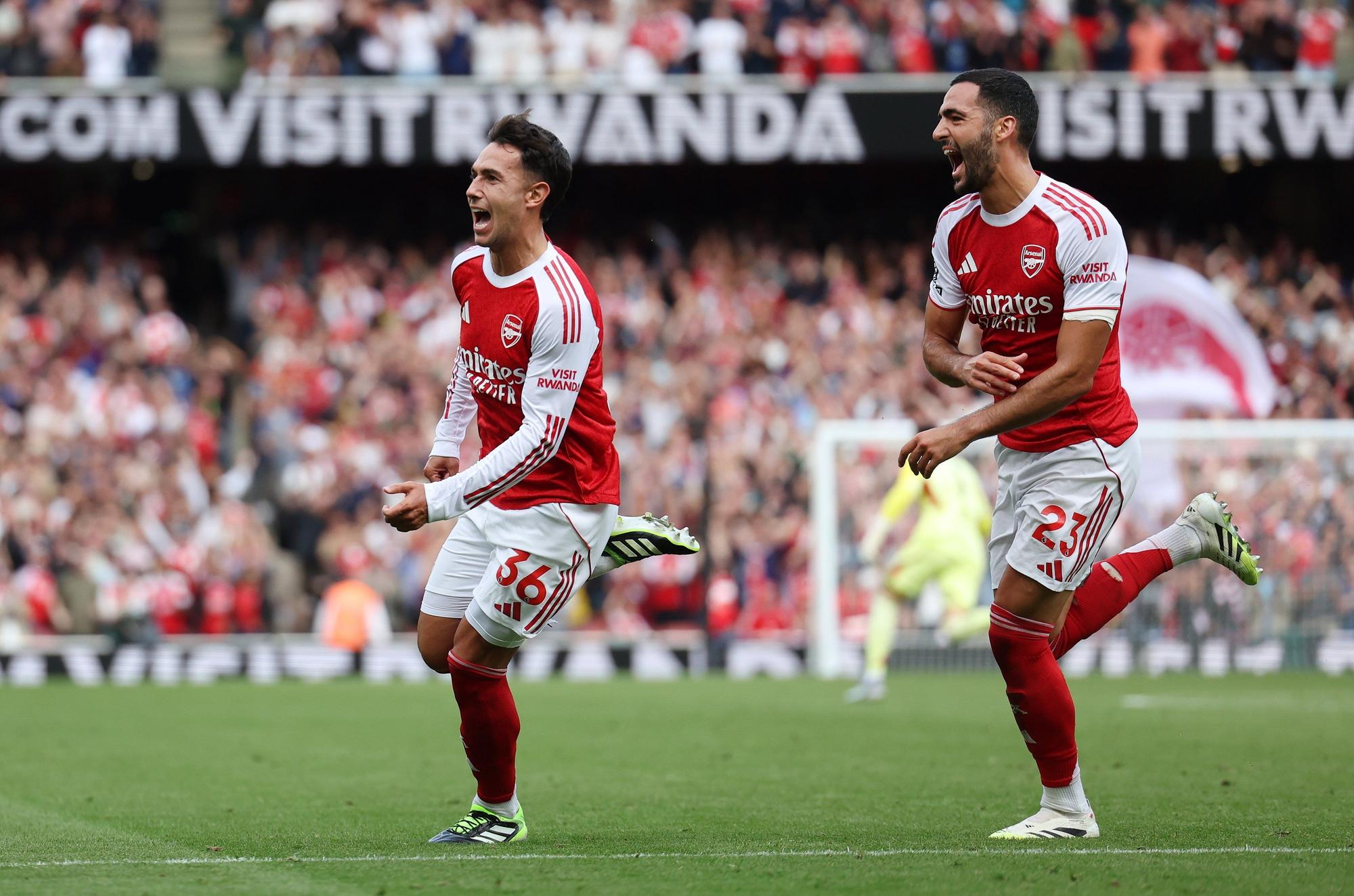 En imágenes: El Arsenal gana con un doblete de Zubimendi y avisa al Athletic