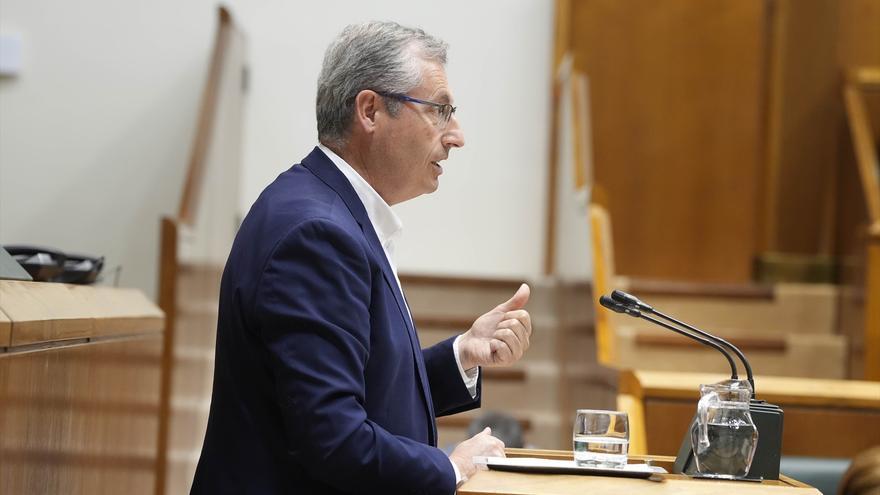 Aprobado con la abstención de EH Bildu el dictamen sobre la reforma del PNV para 'blindar' el euskera en las OPE