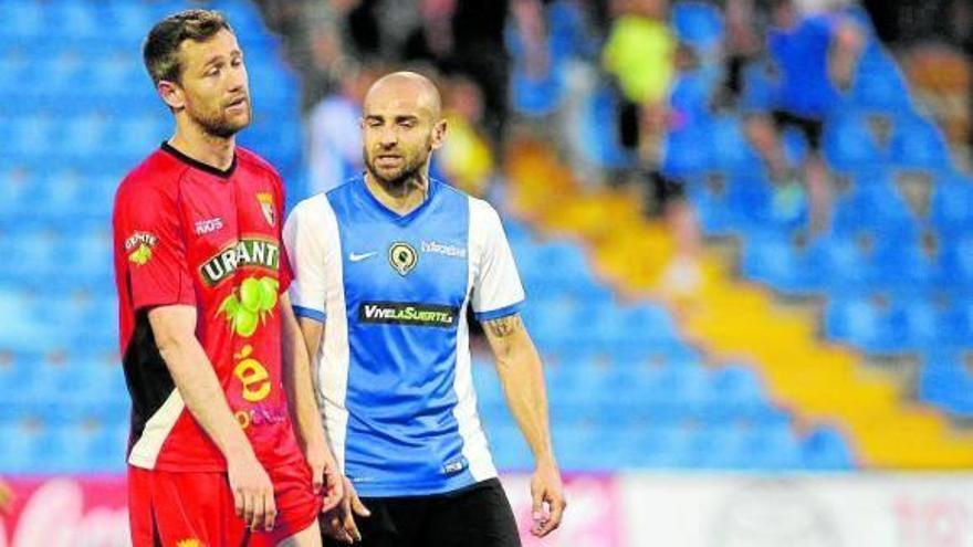 Víctor Bravo se lamenta tras la derrota. Fotos: Agencia LOF