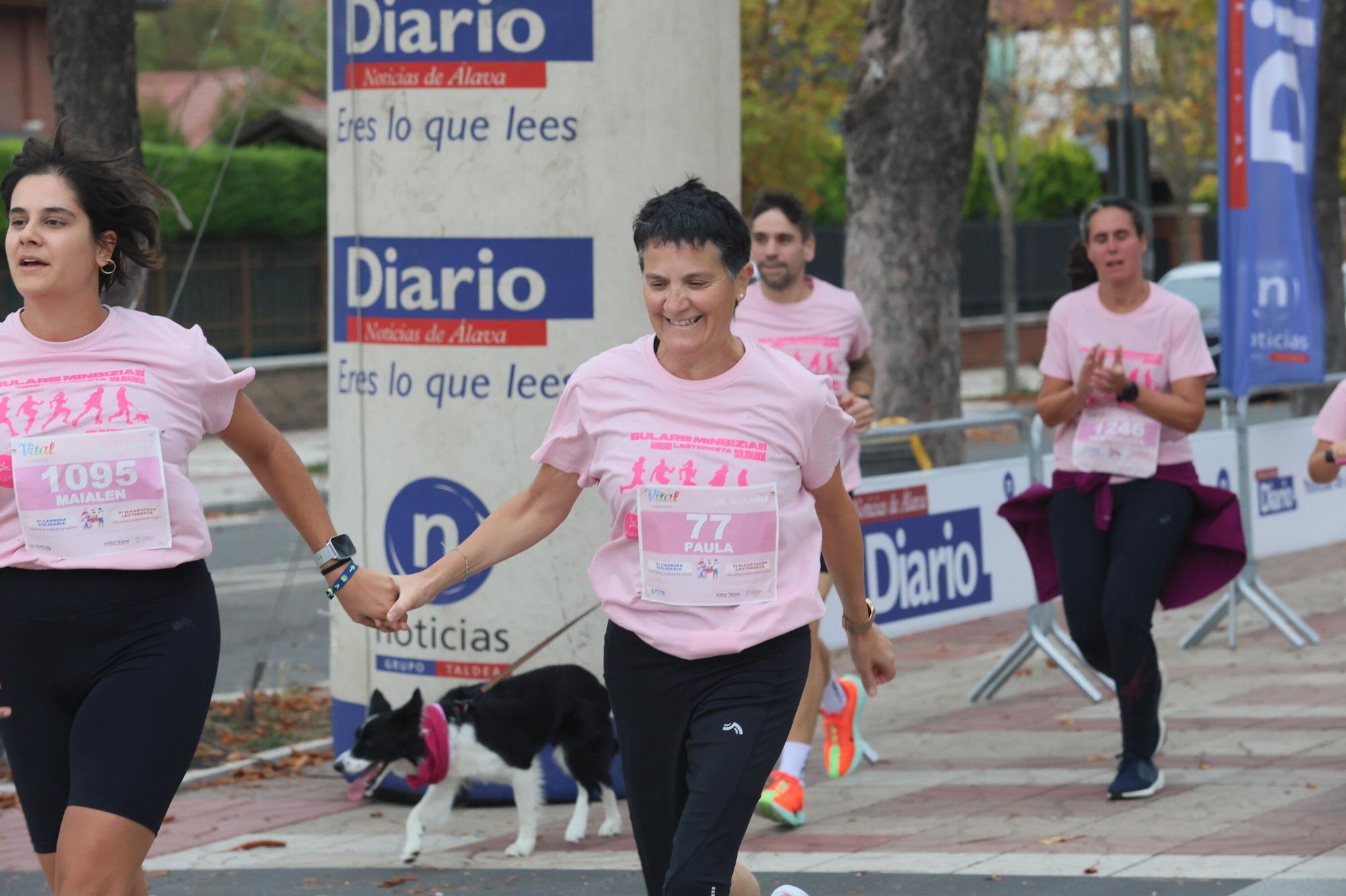 En imágenes: Vitoria se vuelca con la VI Carrera Solidaria contra el Cáncer de Mama