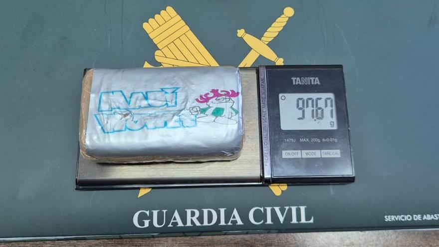 Dos detenidos en un control en Fitero por llevar en su vehículo casi 100 gramos de hachís