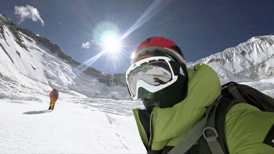 Txikon vuelve este sábado al campo base para reanudar su ascenso al Everest