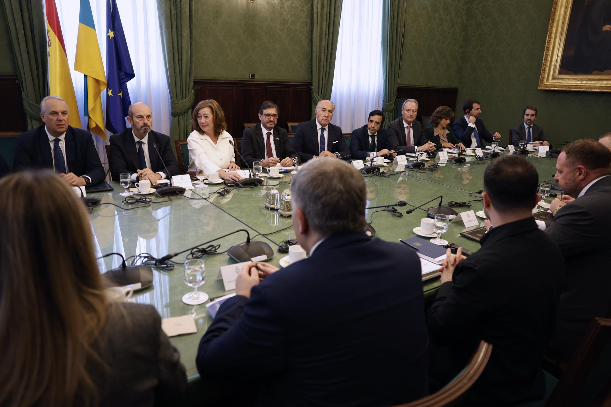 En imágenes: Zelenski inicia en el Congreso su tercera visita oficial a España y se reúne con Armengol y Rollán