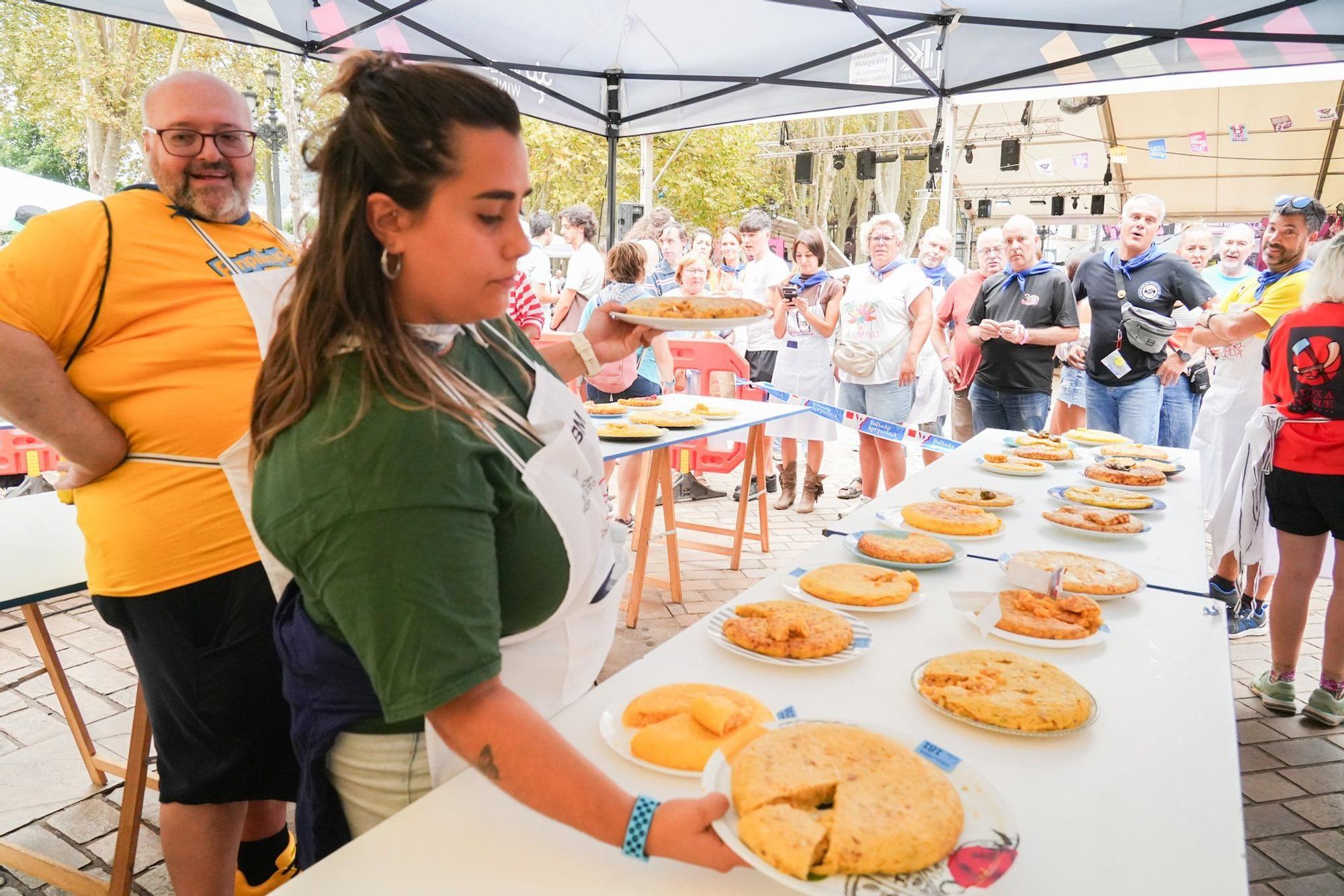 En imágenes: El certamen gastronómico de tortilla de patatas