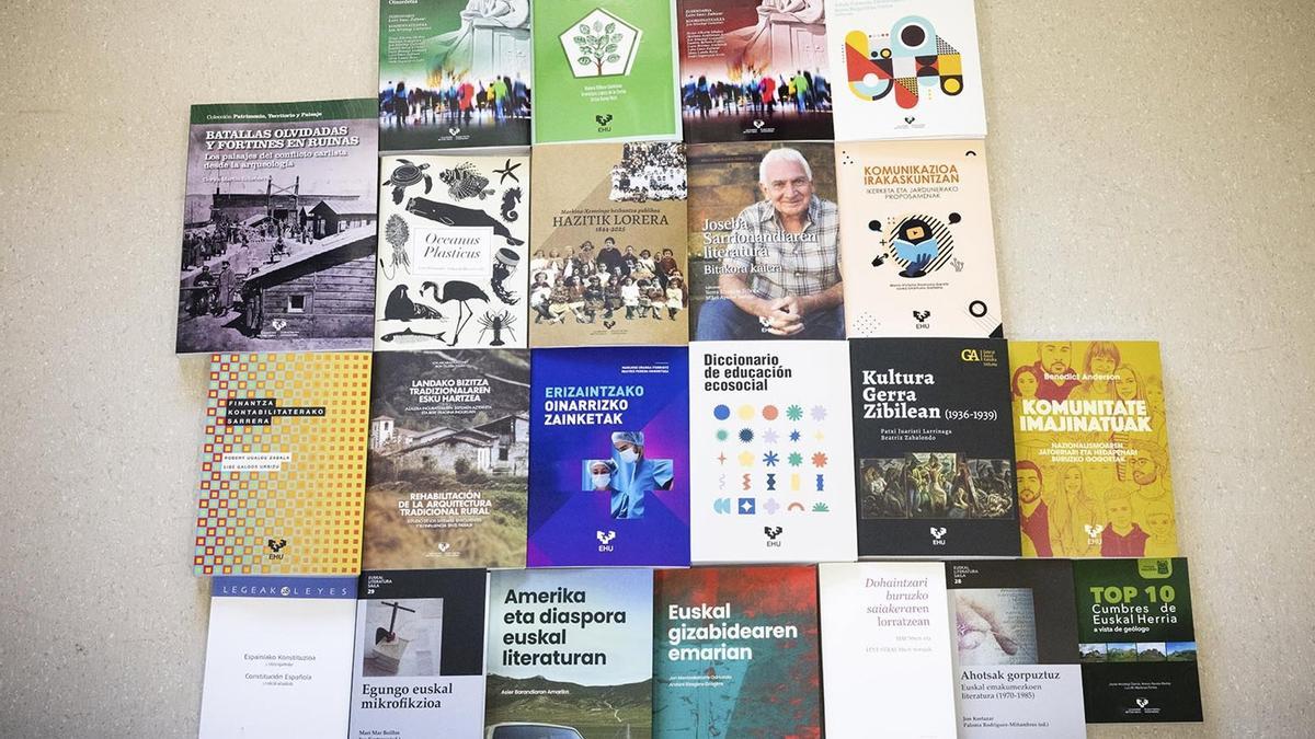 Euskarazko edo euskal kulturari lotutako 40 lan berri eramango ditu EHUk Durangoko Azokara.
