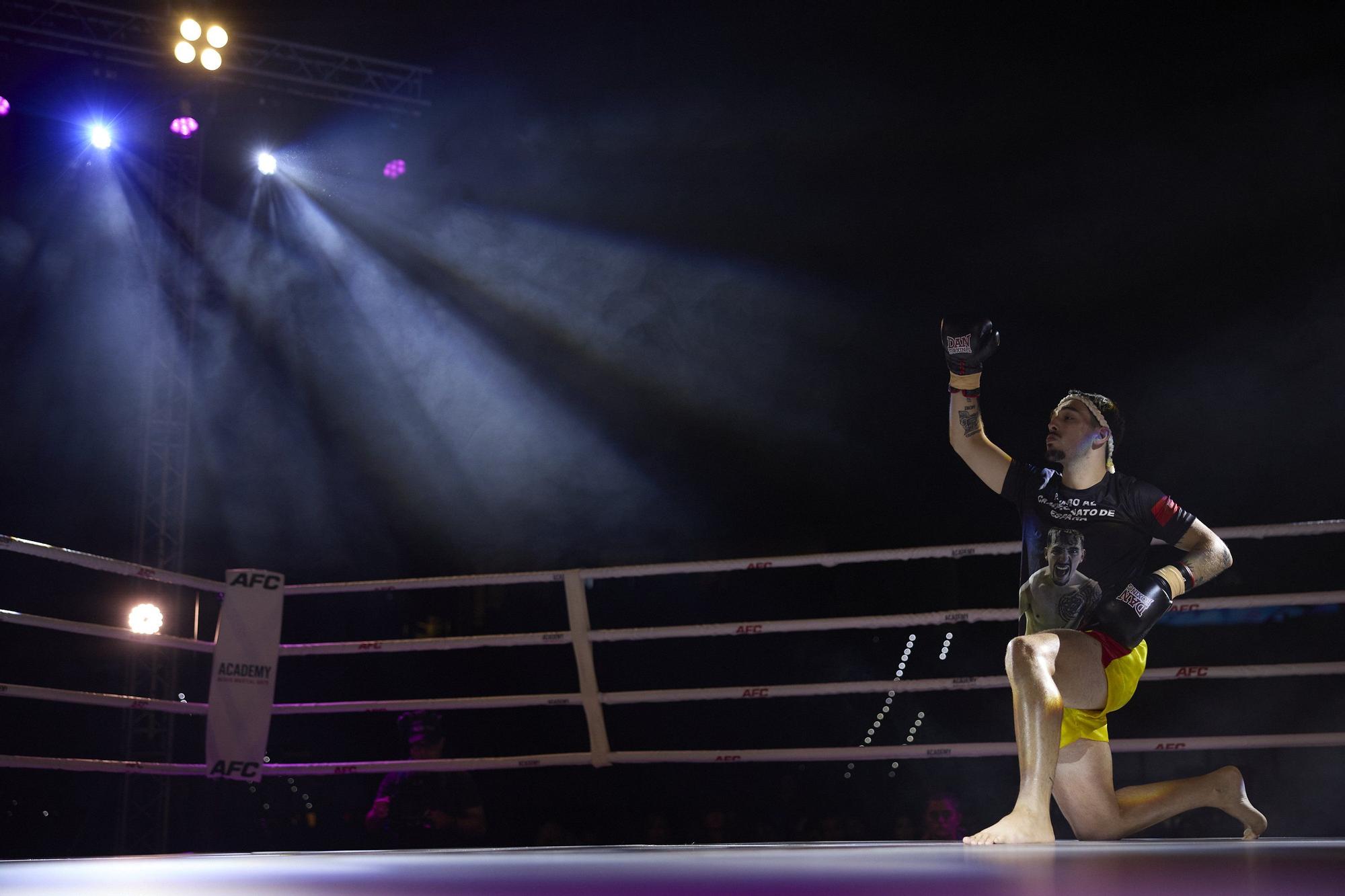 El Muay Thai pone en pie el Navarra Arena