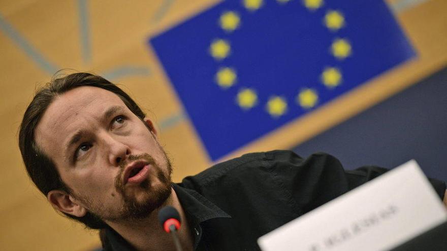 El eurodiputado de Podemos Pablo Iglesias interviene durante la sesión plenaria en el Parlamento Europeo en Estrasburgo (Francia).