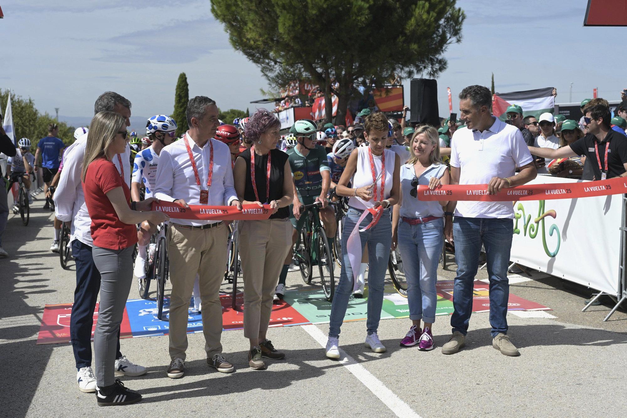 Fotos de la etapa navarra de La Vuelta 25 entre Sendaviva y Larra - Belagua