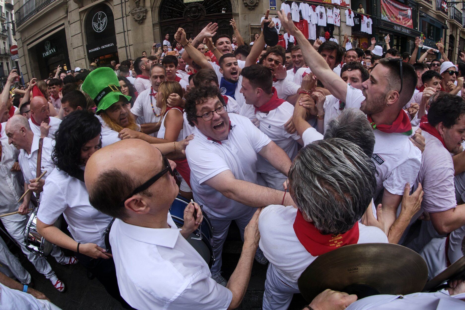 GALERÍA / Pamplona vibra con un multitudinario 'Riau-Riau'