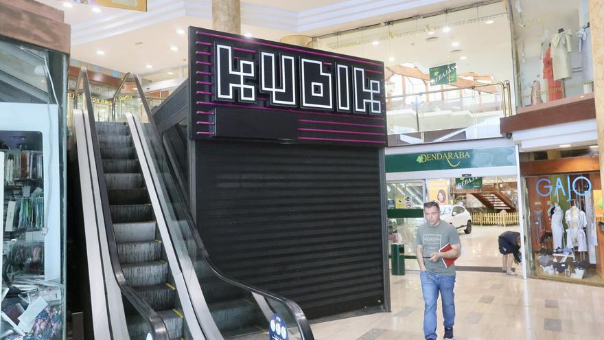 Las letras de Kubik ya se han puesto en el antiguo local de la sala Mítika de Dendaraba