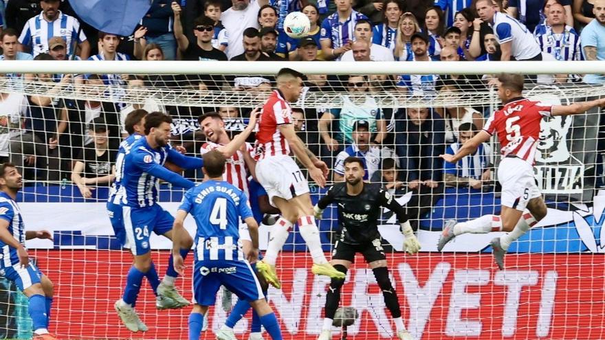 La sangría defensiva continúa en el Alavés