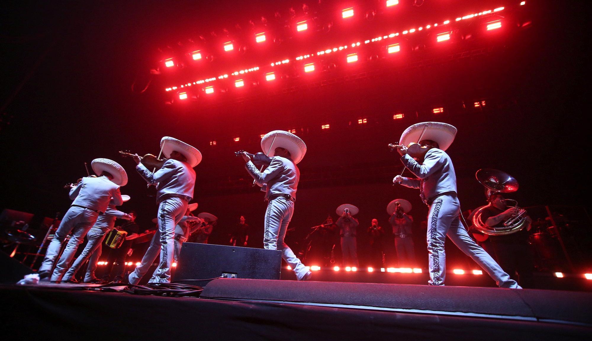 Fotos del concierto de Alejandro Fernández en el Navarra Arena