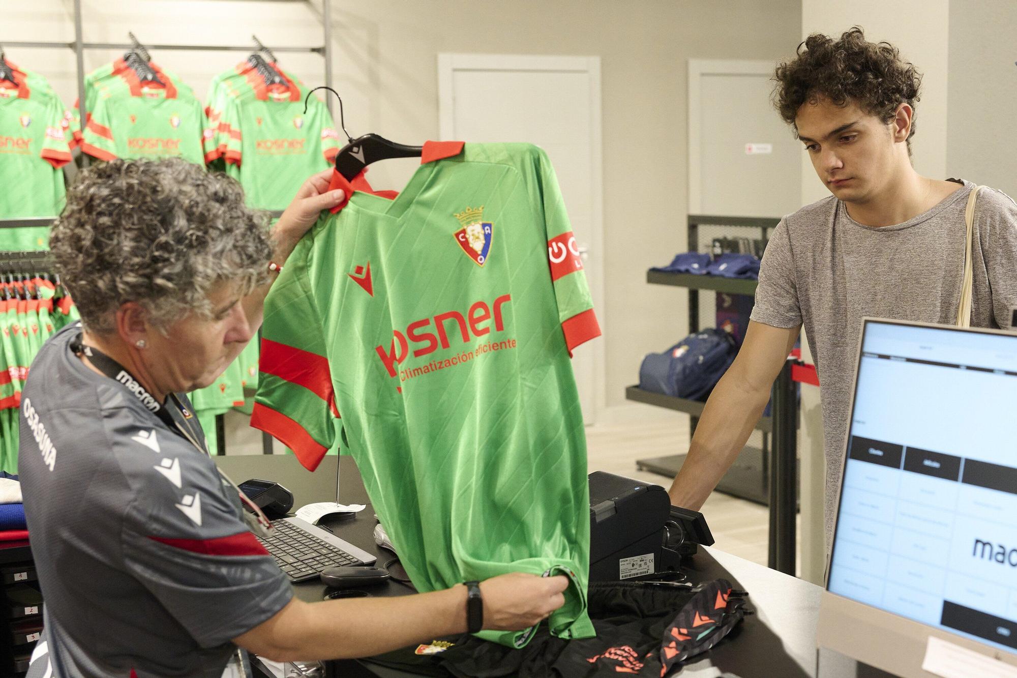 Osasuna presenta su segunda equipación para la temporada 2024/2025