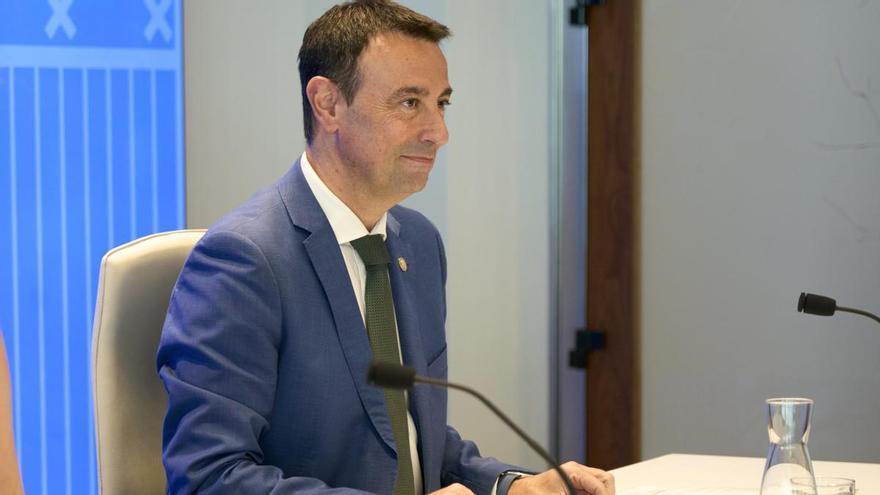 Torres dice que la subida del paro en agosto es &quot;habitual&quot; y que en septiembre los datos serán &quot;totalmente diferentes&quot;