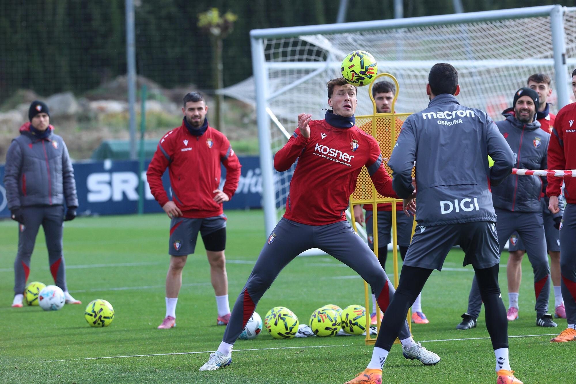 Fotos del entrenamiento de Osasuna (20 de noviembre de 2025)
