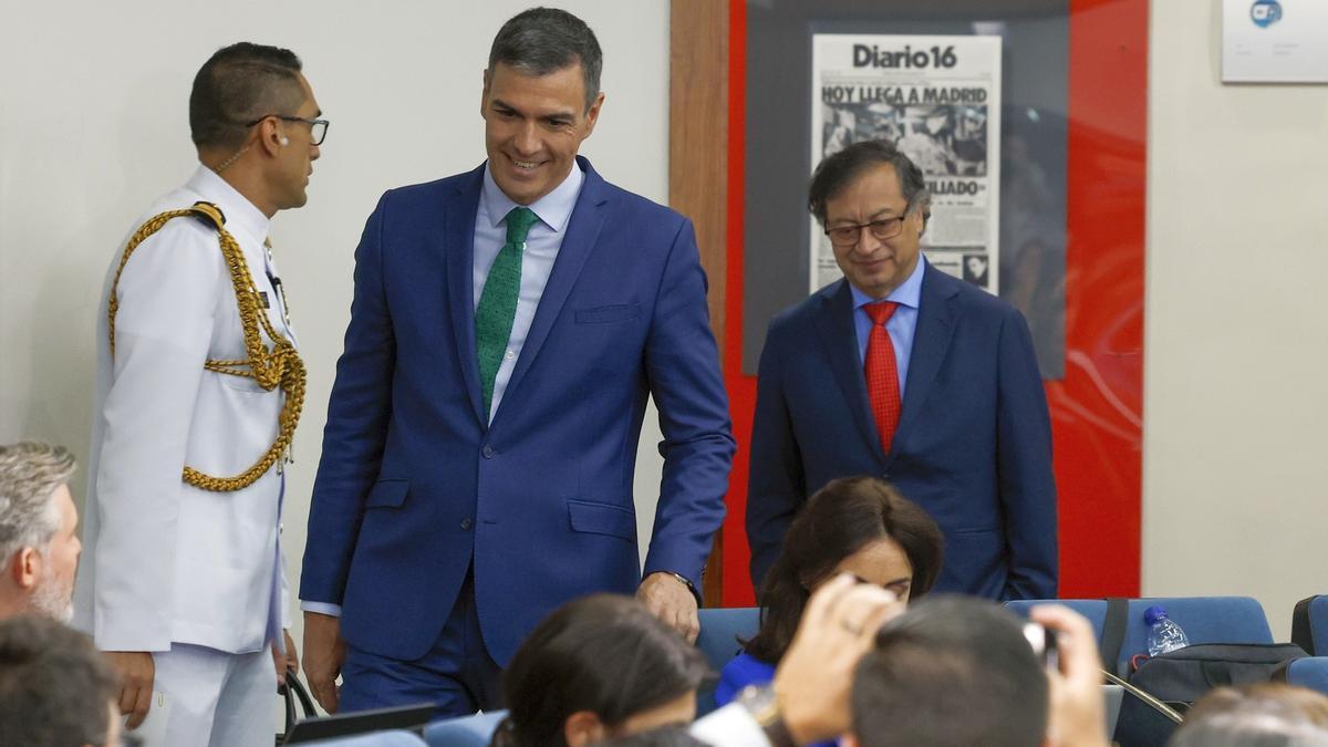 El presidente español, Pedro Sánchez, junto a su homólogo de Colombia, Gustavo Petro, ayer en La Moncloa.