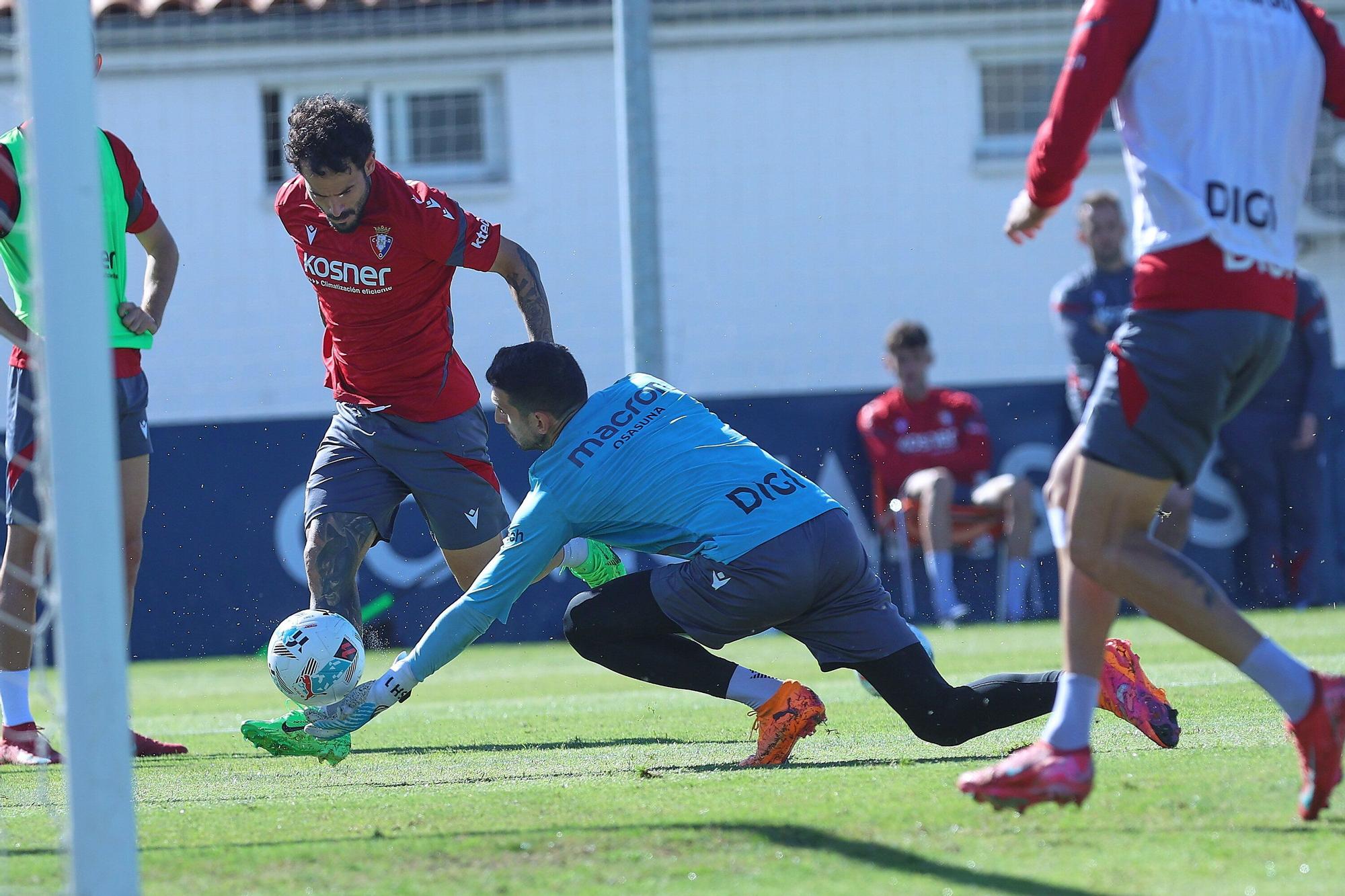 Fotos del entrenamiento de Osasuna (martes 7 de octubre de 2025)