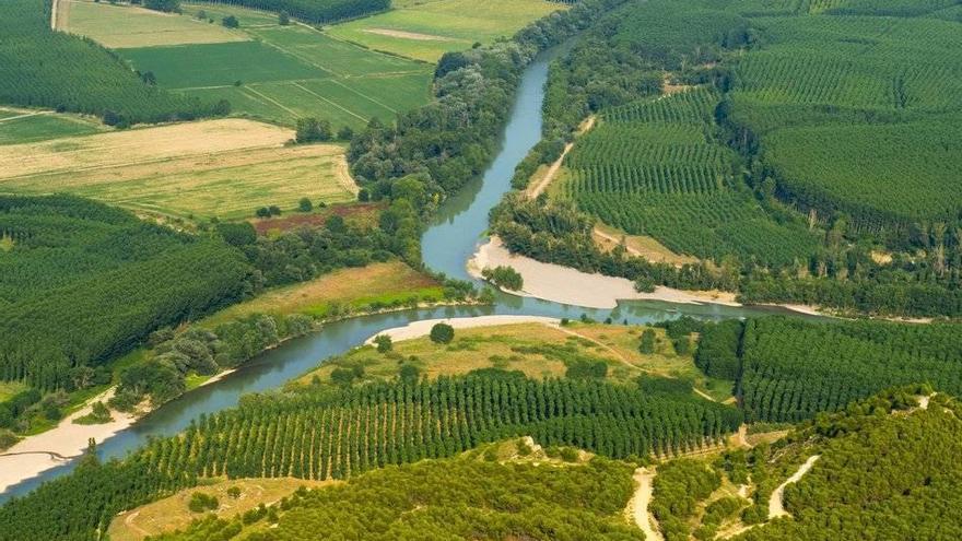 Confluencia de los ríos Arga (izda) y Aragón (dcha) en Funes.
