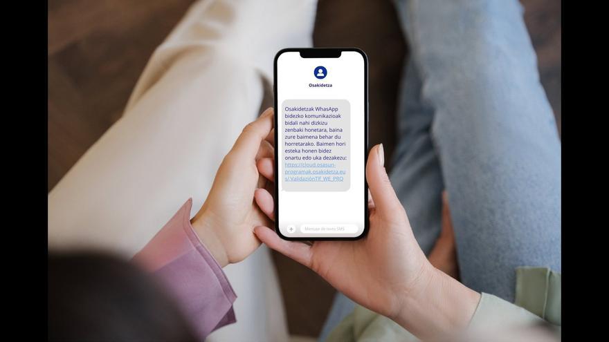 Osasun informazioa Whatsapp bidez bidaltzeko baimenak biltzen hasiko da Osakidetza asteazkenean