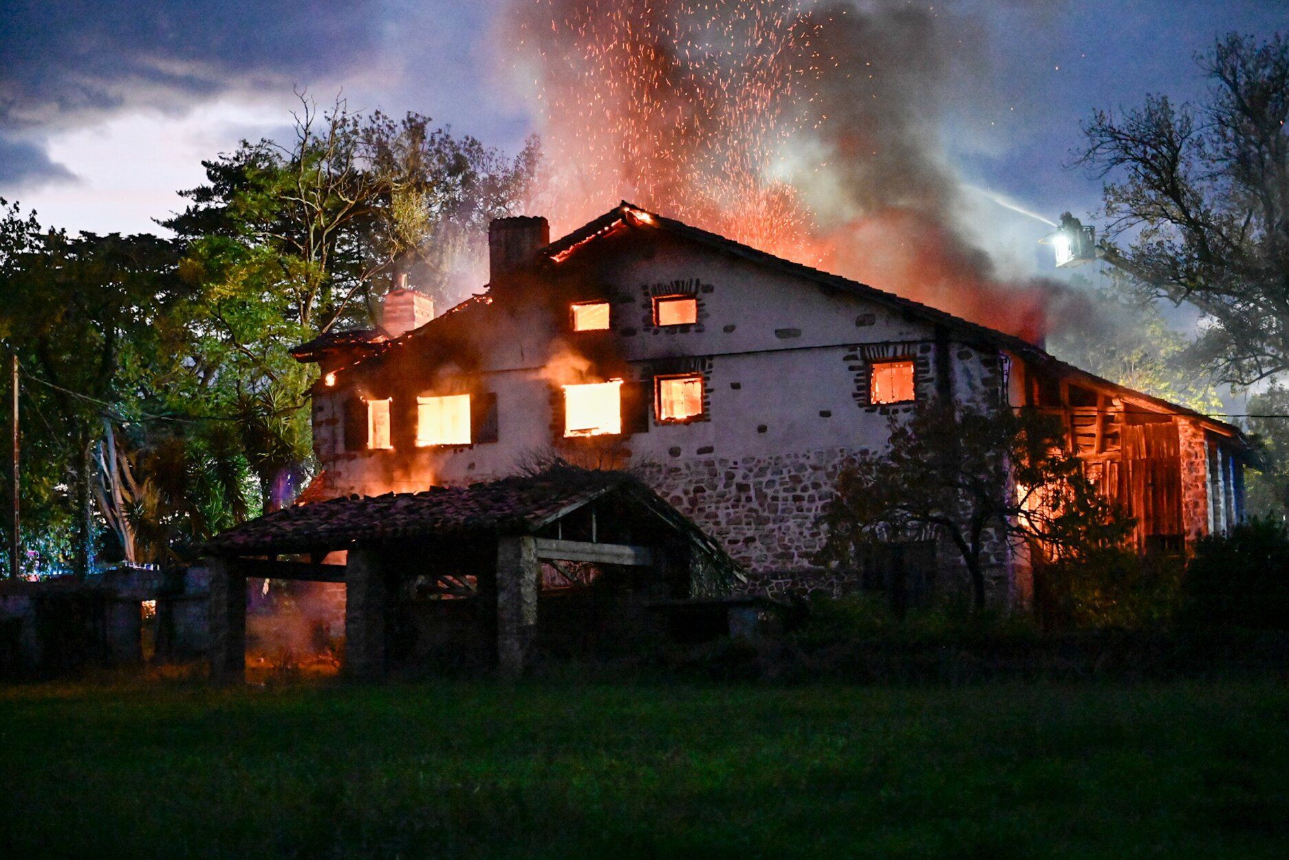 [Fotos] Segundo incendio del mes en Zumaia