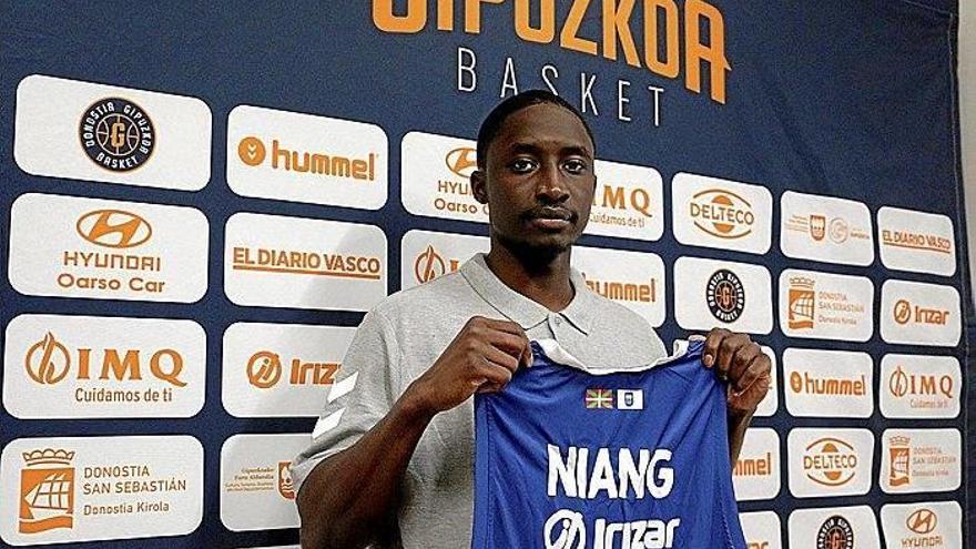 Sango Niang, “preparado” para debutar mañana