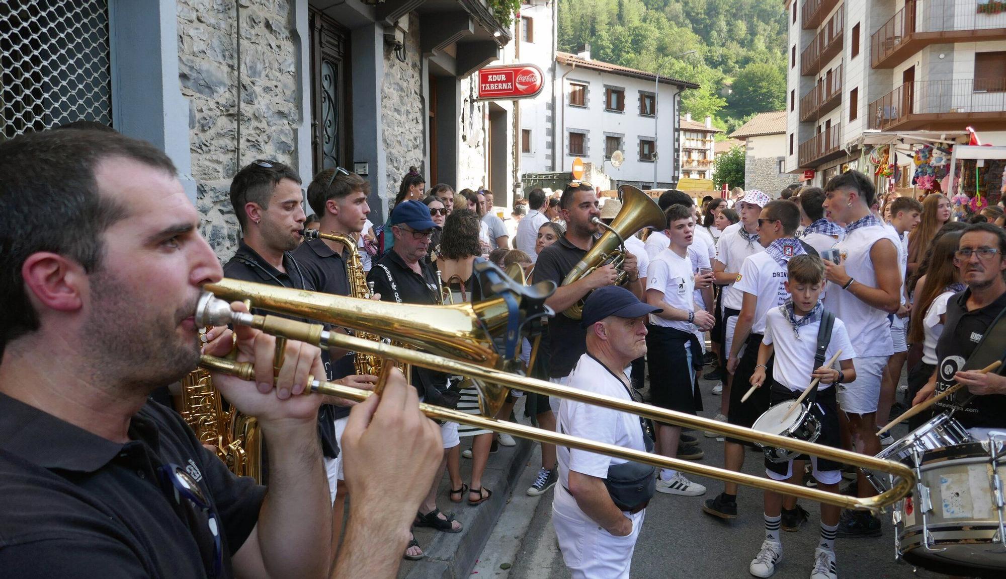 Fotos del inicio de las fiestas en Leitza