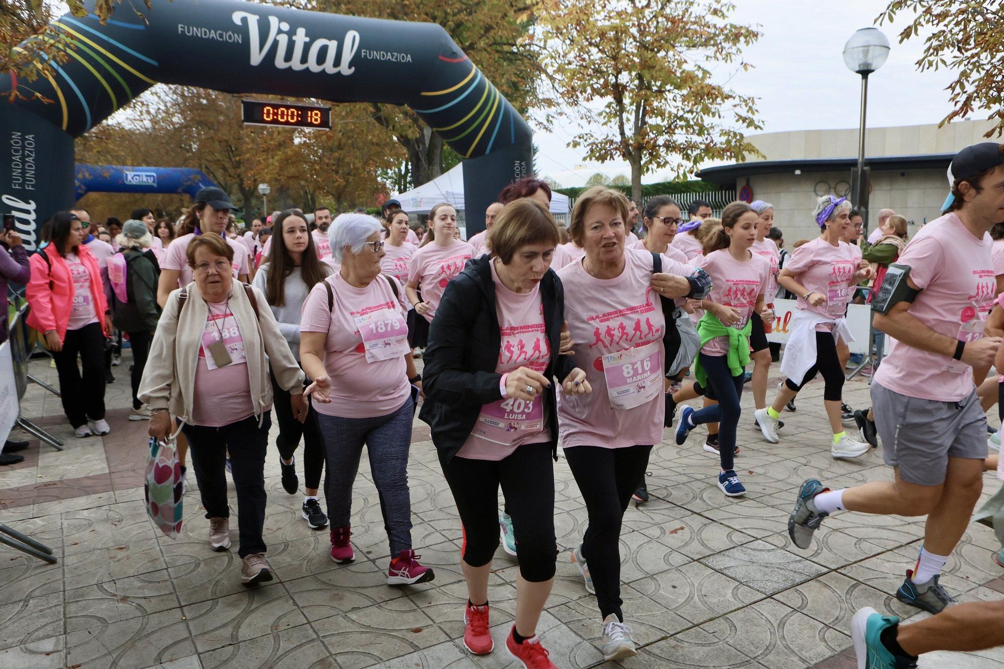 En imágenes: Vitoria se vuelca con la VI Carrera Solidaria contra el Cáncer de Mama