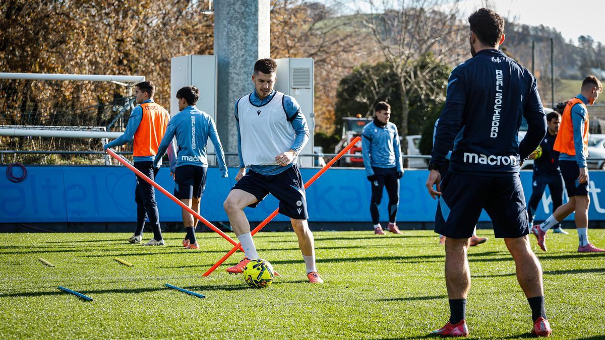 Zubeldia, durante el entrenamiento de este viernes.