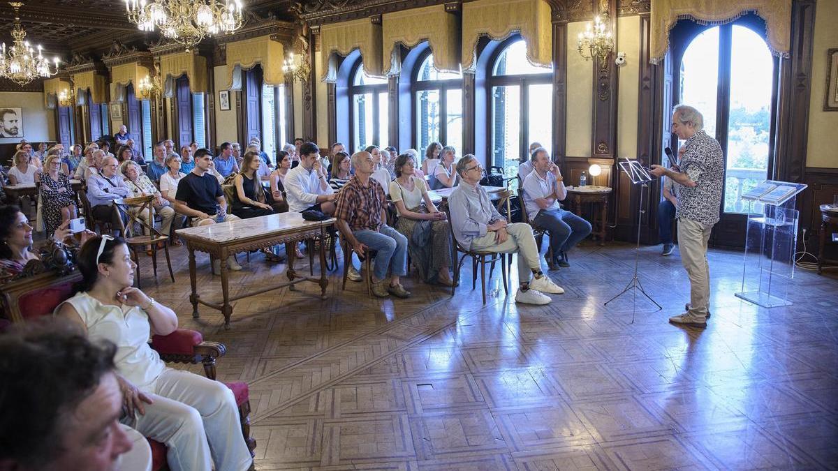 Asistentes al acto, organizado por la fundación IKF en el Casino Principal.