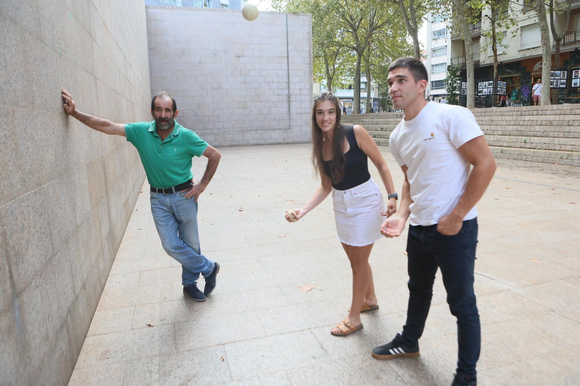 La pasión compartida de los Ruiz de Azúa por el frontón