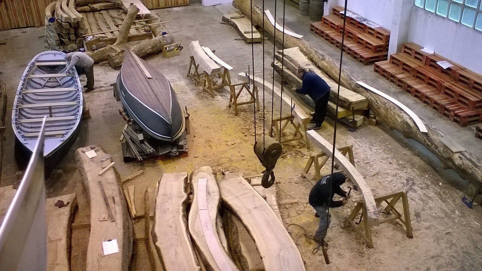 2016-2-18. Personas trabajando en la Factoría Albaola.