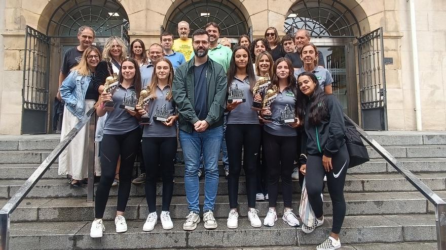 Sestao aplaude a sus campeonas de voleibol