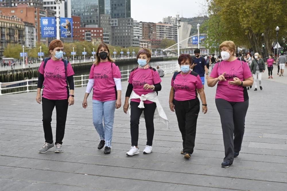 Marcha de ACAMBI contra el cáncer de mama en Bilbao