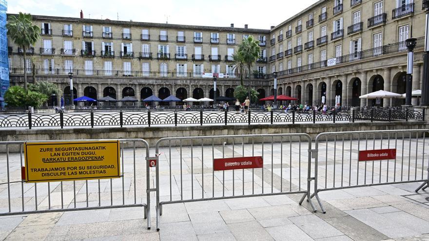 Los hosteleros de la Plaza Nueva temen que algunos aficionados no respeten el perímetro