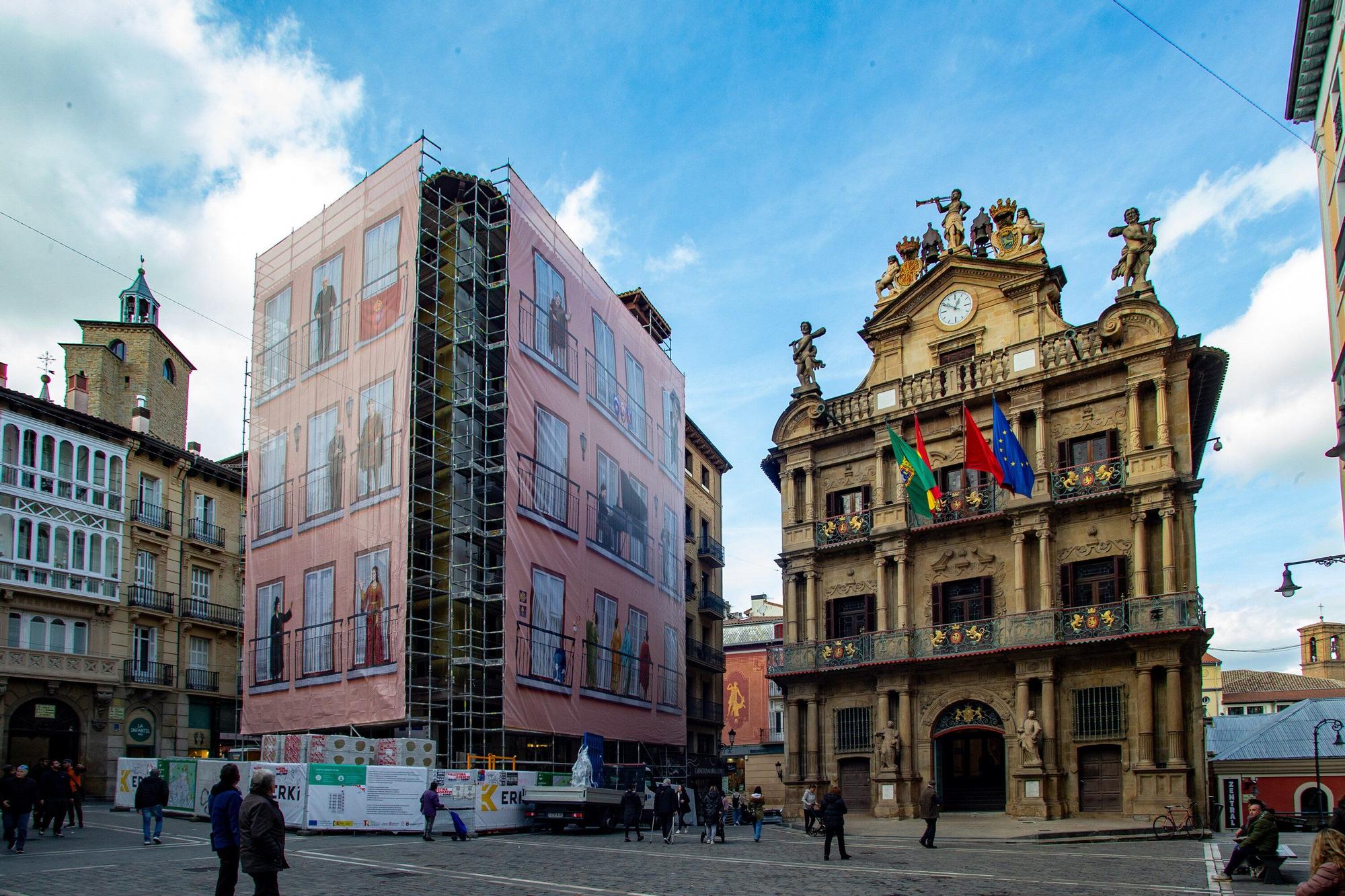 “Pamplona, con Nombre Propio”: 19 personajes en los balcones de Casa Seminario
