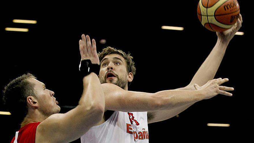 España se encomienda a Pau Gasol y Navarro para ganar a Polonia en un sufrido encuentro